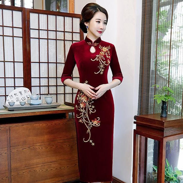 Key Hole Neck Velvet Cheongsam Mother Dress with Floral Embroidery &  Appliques